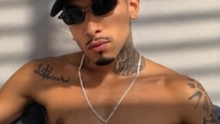 Sexy Sagaz's Live Cam