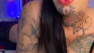 Sara Macedo's Live Cam