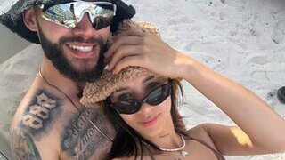 Greta Harris & Titan Muller's Live Cam