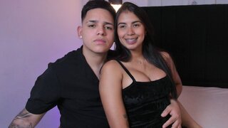 PaulaAndJosue's Live Cam