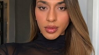 Asha Lux's Live Cam