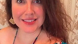 Linda Lee's Live Cam