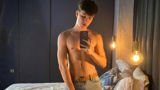 AdrianMorelli's Live Cam