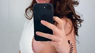 Ginger Hot's Live Cam
