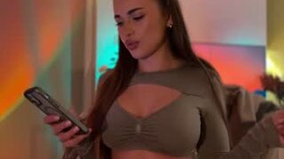julia_rle's Live Cam
