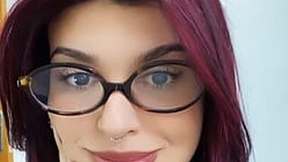 Isa Vellaris's Live Cam
