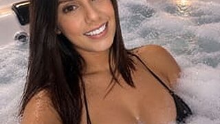 Priscila Soares's Live Cam