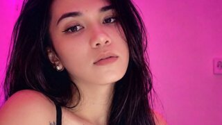 ThaniaStewart's Live Cam