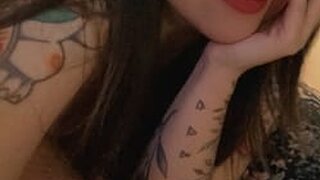 Ellara's Live Cam