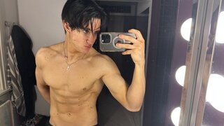 ChristianLevyne's Live Cam