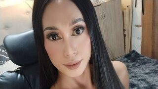 JuliaPeler's Live Cam