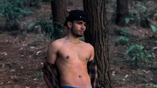 LucasTompson's Live Cam