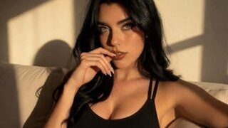 ZoeeMar's Live Cam