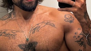 Lucasandmenson's Live Cam