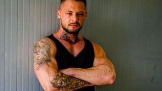 BrianHott's Live Cam